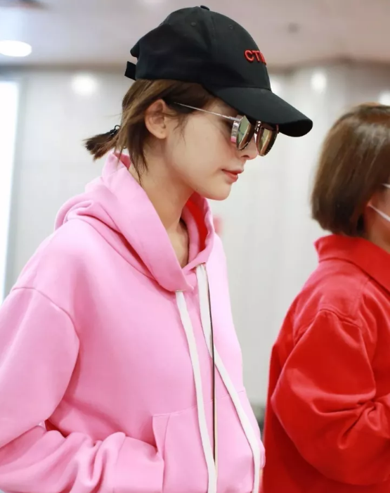 今年秋冬最chic！原來短發(fā)和帽子這么配??！