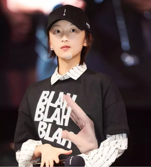 今年秋冬最chic！原來短發(fā)和帽子這么配??！