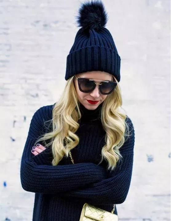 今年秋冬最chic！原來短發(fā)和帽子這么配?。? border=