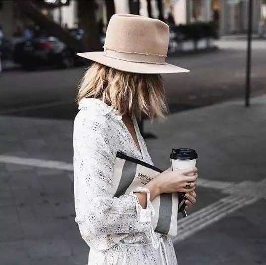 秋冬就得學(xué)會帽子搭配 秋冬就得學(xué)會帽子搭配