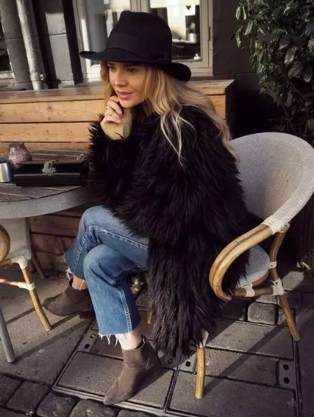 秋冬就得學(xué)會帽子搭配 秋冬就得學(xué)會帽子搭配