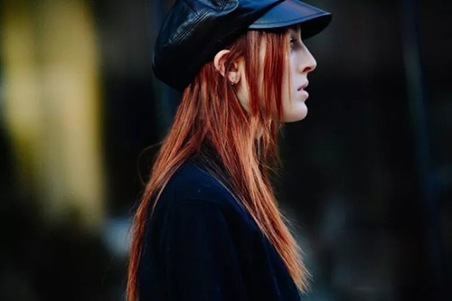 寒冬不怕狂風(fēng)吹毀造型，報(bào)童帽就是你的時(shí)髦大招！