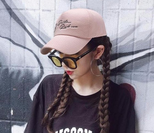 美麗的帽子，帶給你不一樣的春天