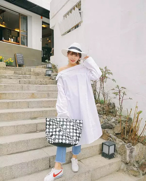 夏季怎么能少了一頂凹造型的草帽時(shí)髦的防曬利器 夏季怎么能少了一頂凹造型的草帽時(shí)髦的防曬利器