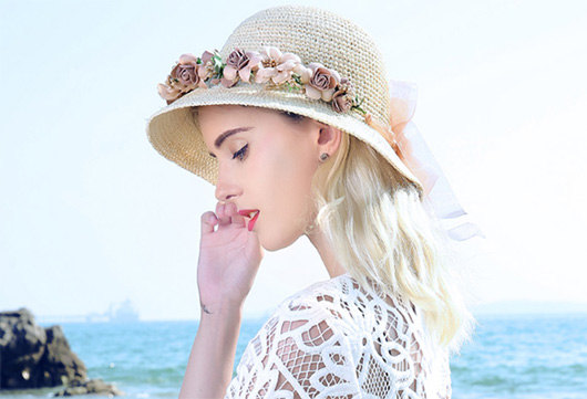 這個夏天草帽才是時尚的主角喲！